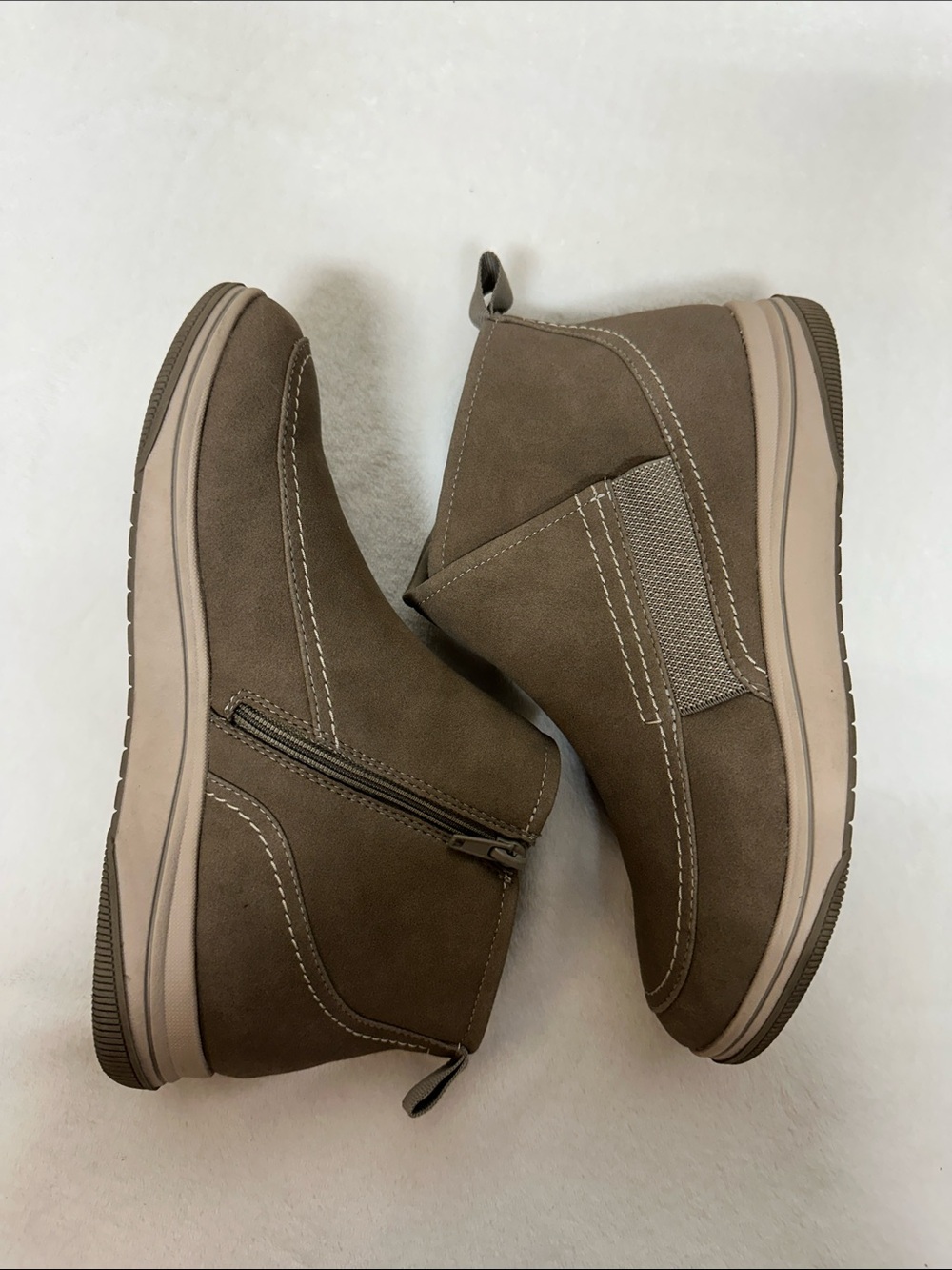 Clarks Men's Brown (Taupe)Chukka Boots with Side Zip